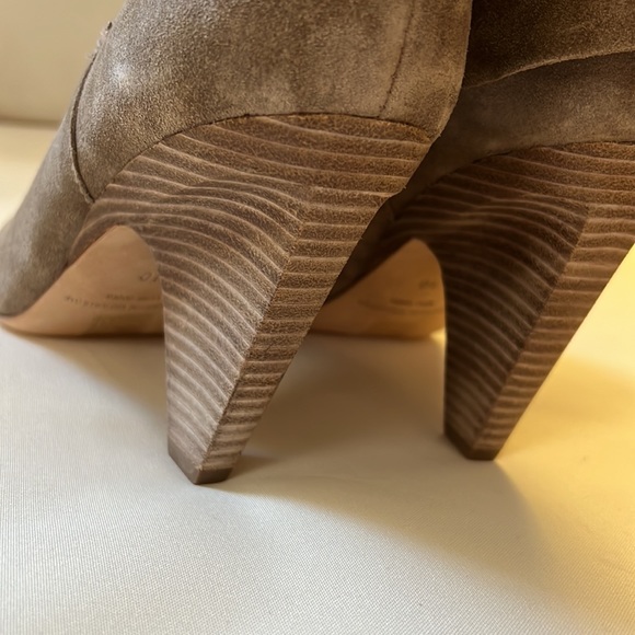 Sigerson Morrison NWOT Faro Suede Peep-Toe Tassel Boho Bootie Size 10 - Picture 7 of 11